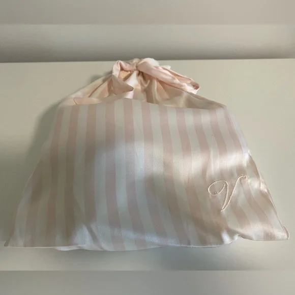 Victoria Secret Slippers - Picture 5 of 6